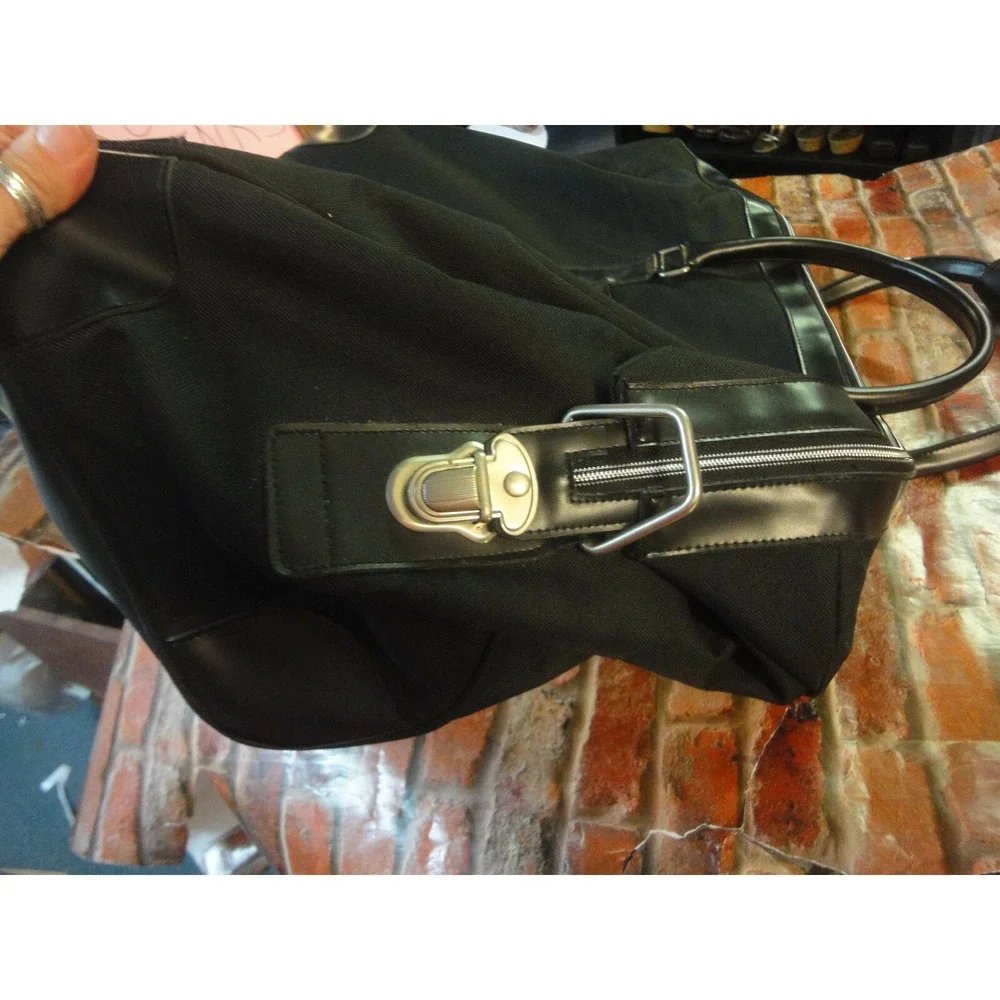 Drakkar Noir Black large zippered duffle travel bag w/ removable shoulder strap